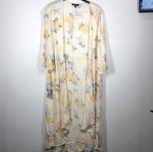 Torrid pale yellow floral kimono